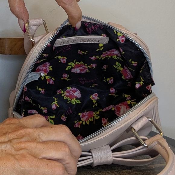Betsey Johnson Pink Mini Bag with Bow Detail NWOT - Picture 3 of 3
